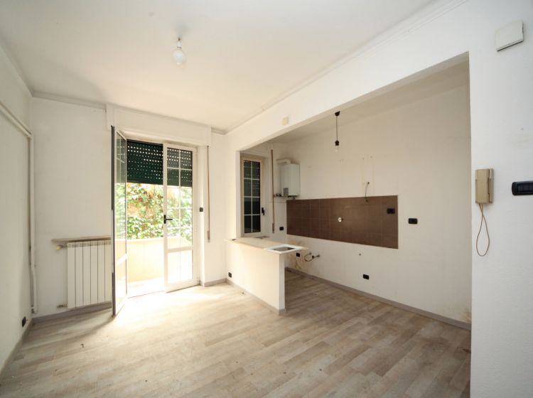 Bilocale in vendita, Scalinata Montaldo 7, Marassi, Genova