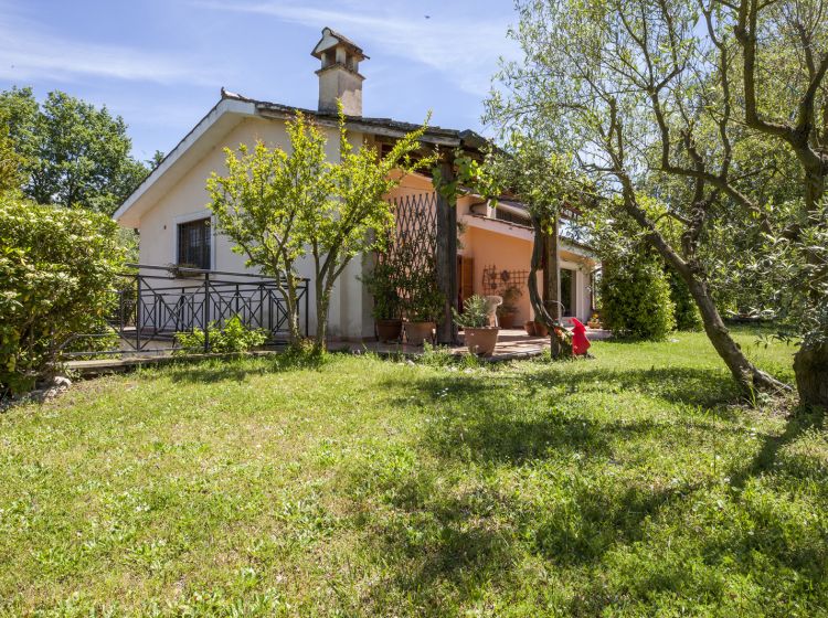Villa in vendita, via Antonio De Curtis  4, Rignano Flaminio