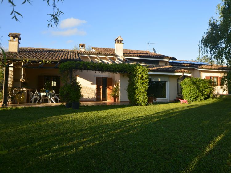 Villa in vendita, via Antonio De Curtis  4, Rignano Flaminio