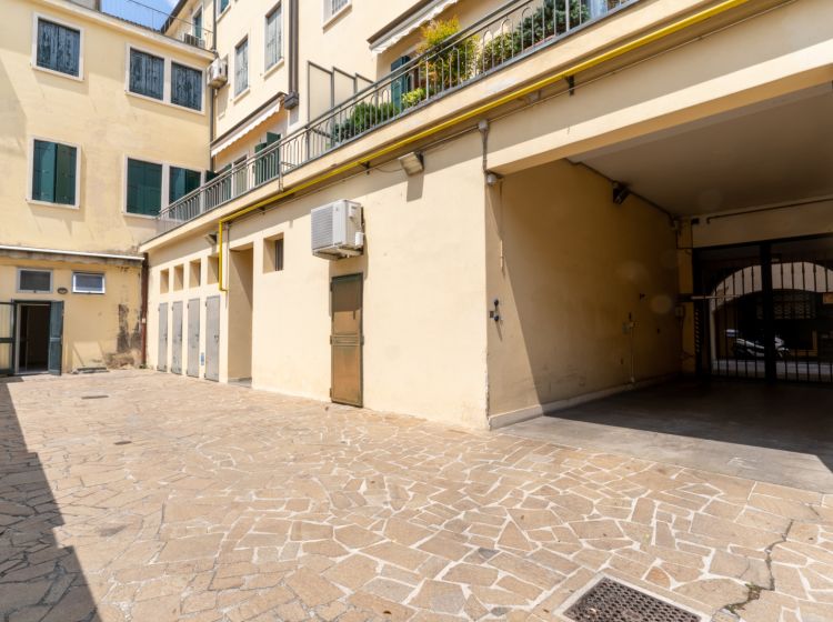 Negozio in vendita, via Cesare Battisti  12, Riviere, Padova