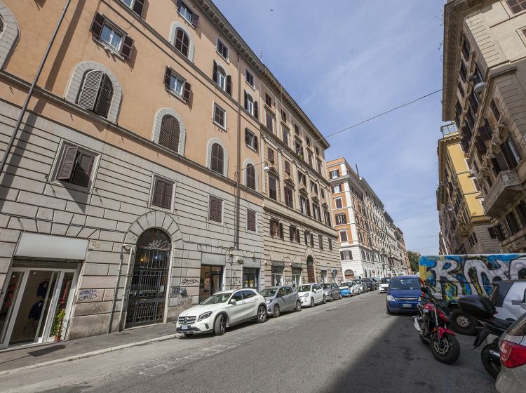 Bilocale in vendita, via Filippo Turati 128, Termini, Roma