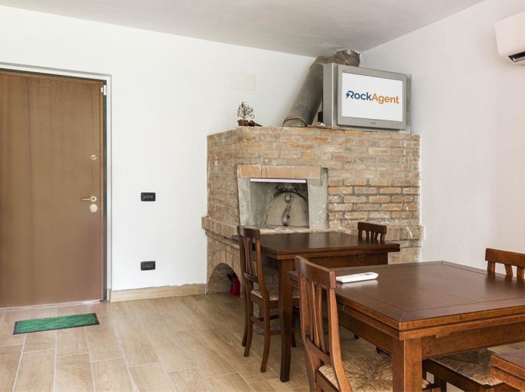 Villa in vendita, Strada Madonna  27, Casteggio