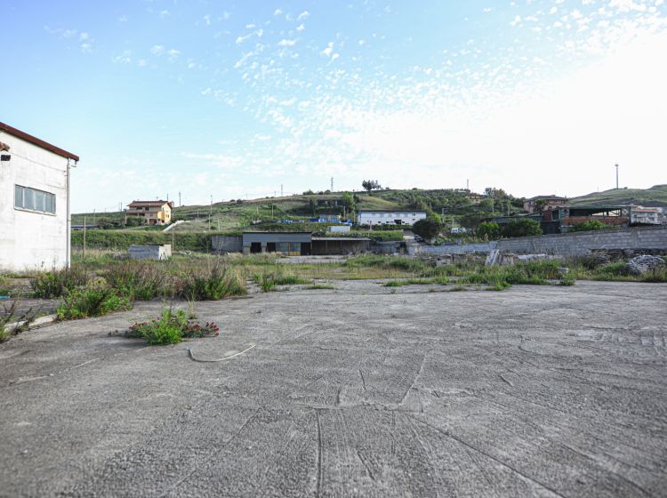 Capannone, viale Emilia  25, Catanzaro Lido, Catanzaro