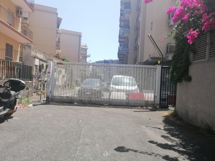Box / Garage, via Vercelli  9, Vulcania, Catania