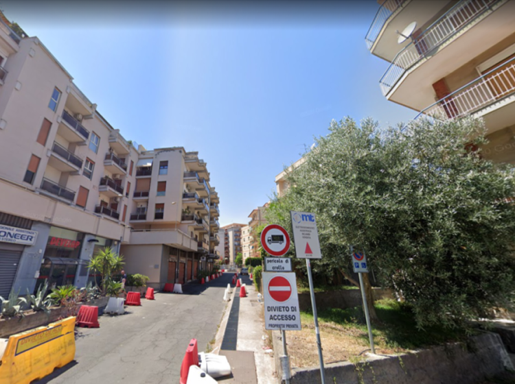 Box / Garage, via Vercelli  9, Vulcania, Catania