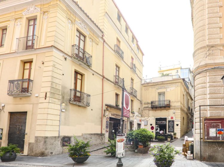 Trilocale in vendita, Piazzetta della Liberta' 2, Centro Storico, Catanzaro