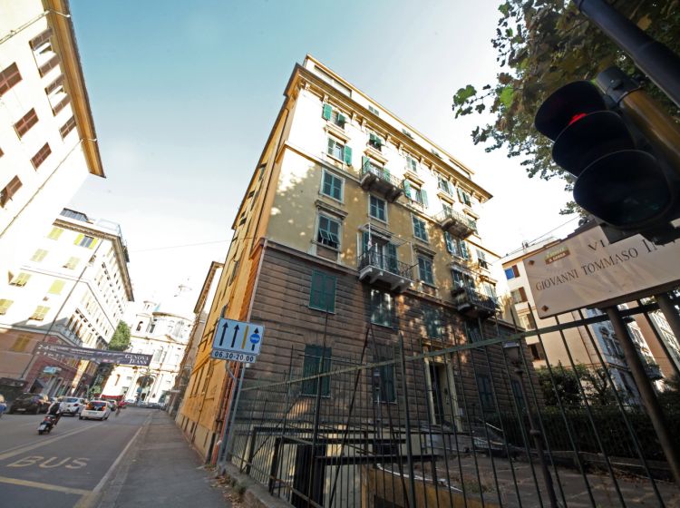 Quadrilocale in vendita, via Giuseppe Casaregis  47, Centro, Genova