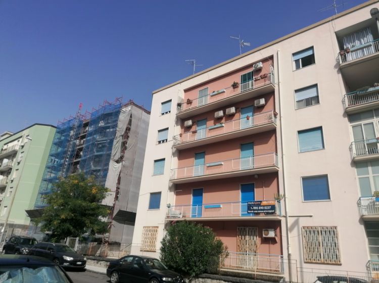 Appartamento in vendita, via Giosuè Carducci  8, Vulcania, Catania