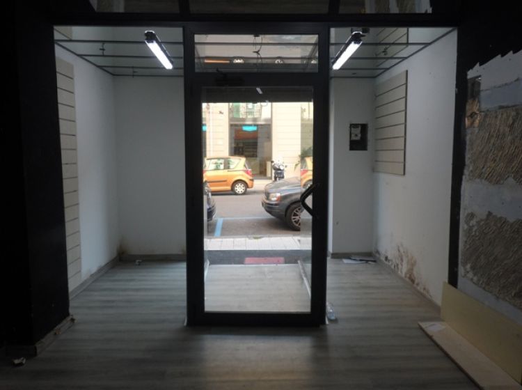 Negozio in affitto, via Luciano Manara  62, Centro, Messina