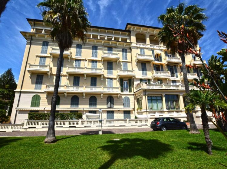 Quadrilocale in vendita, via Romana 40, Borghetto San Nicolò, Bordighera