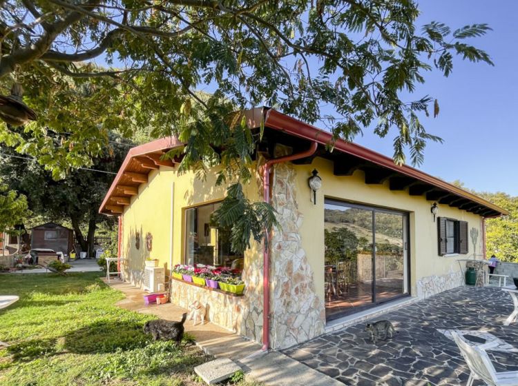 Villa in vendita, Contrada Donnantona, Donnantona, Borgia