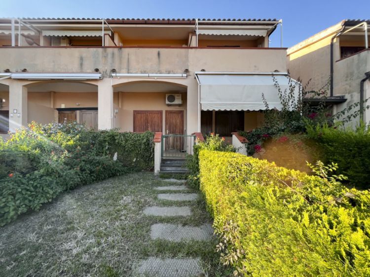 Villa in vendita, via Giosuè Carducci  68, Montepaone Lido, Montepaone