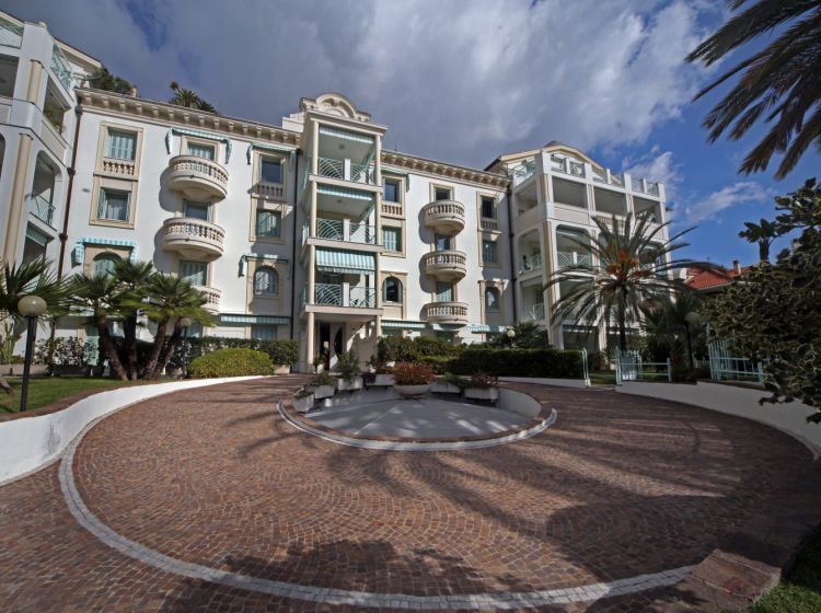 Negozio in vendita, Corso Europa, Borghetto San Nicolò, Bordighera