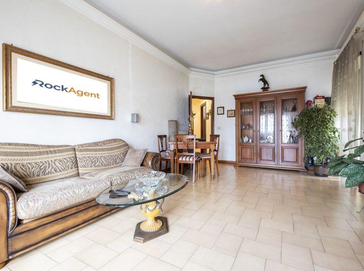 Trilocale in vendita, via Alceo Dossena 13, Tor Vergata, Roma
