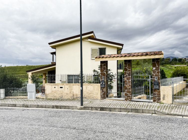 Villa in vendita, via Nazionale Vallina villa collina, Badolato Marina, Badolato