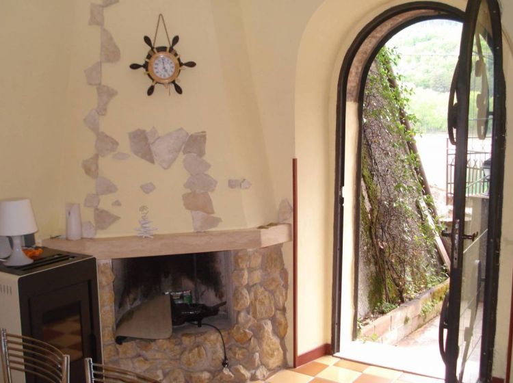 Appartamento di 45 m² con 2 locali in vendita a Colle di Tora