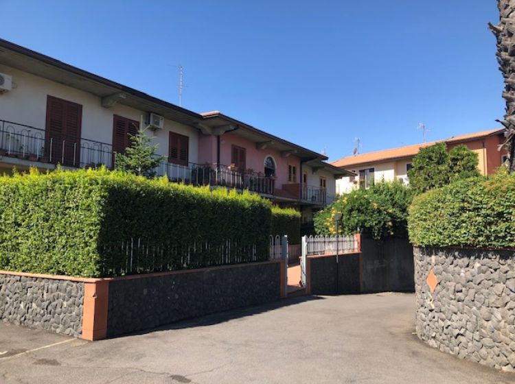 Quadrilocale in vendita, viale della Regione 72, Nicolosi