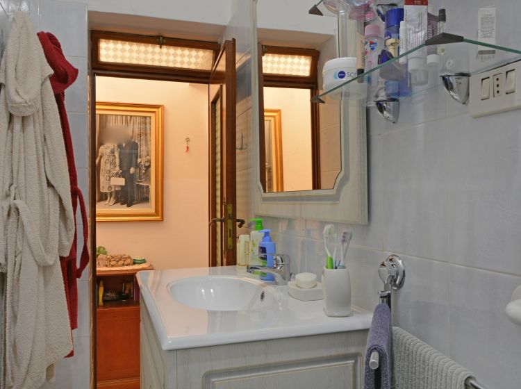 Quadrilocale in vendita, via XX Settembre  20, Centro Storico, Savona