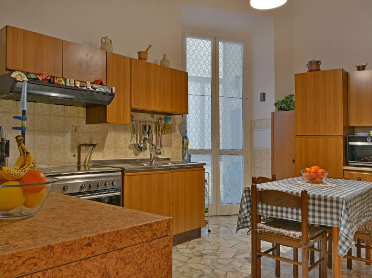 Quadrilocale in vendita, via XX Settembre  20, Centro Storico, Savona
