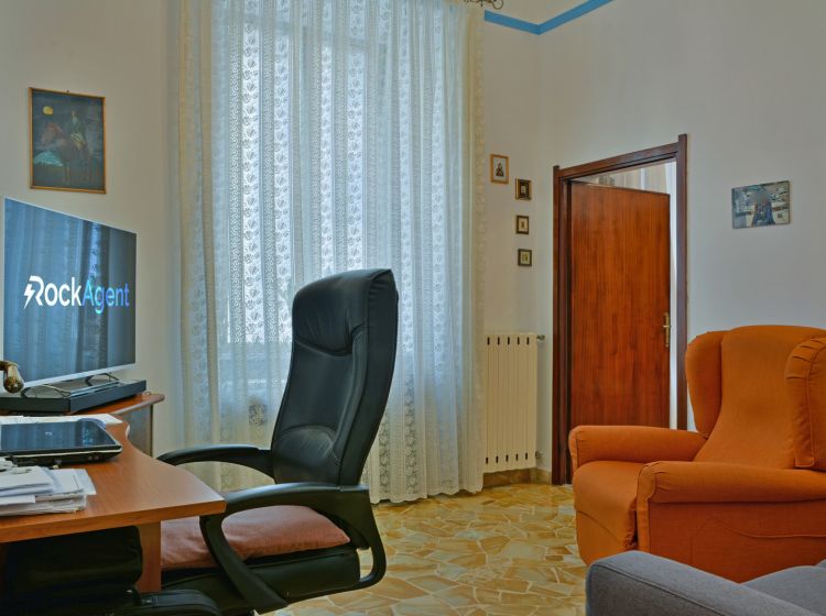 Quadrilocale in vendita, via XX Settembre  20, Centro Storico, Savona