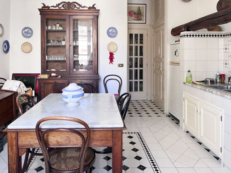 Appartamento in vendita, via Raffaele Mottola d'Amato  8, Centro Storico, Catanzaro