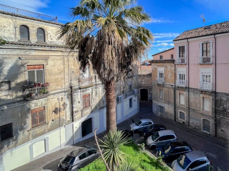 Appartamento in vendita, via Raffaele Mottola d'Amato  8, Centro Storico, Catanzaro
