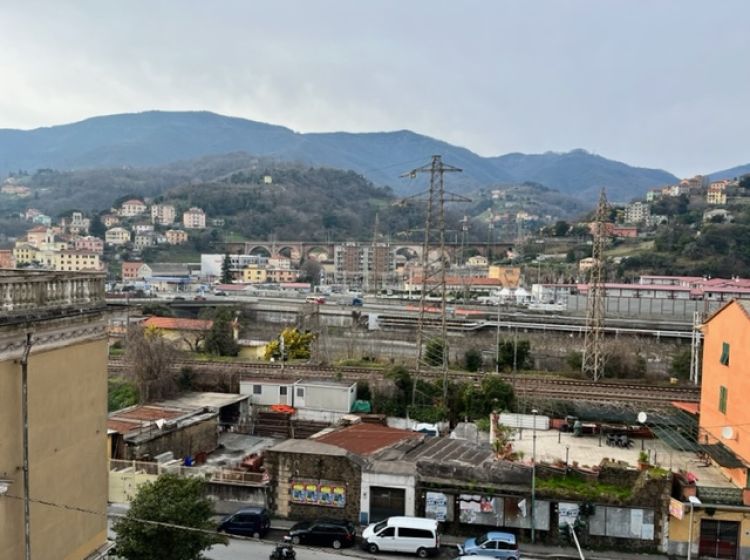 Bilocale in vendita, via Giuseppe Salvarezza  5, Bolzaneto, Genova