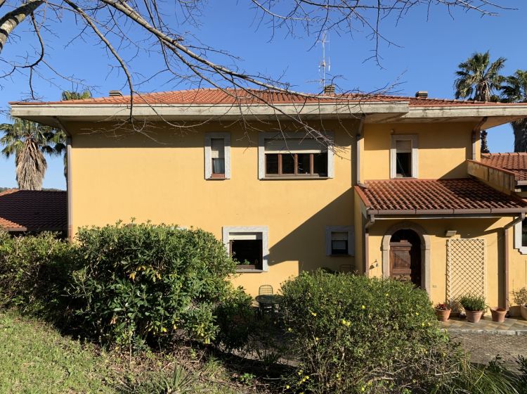 Villa in vendita, via Leonardo di Bona  7, De Filippis, Catanzaro