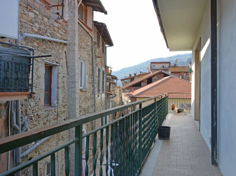 Quadrilocale in vendita, via Dante Alighieri  21, Dolceacqua