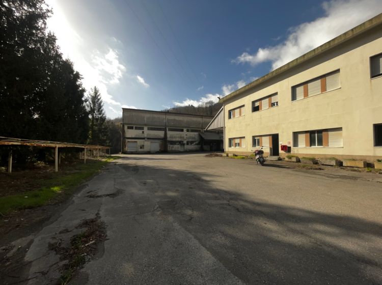 Capannone in vendita, via Trieste, Paveto, Mignanego
