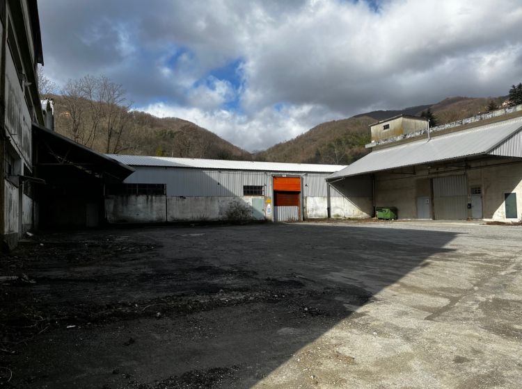 Capannone in vendita, via Trieste, Paveto, Mignanego