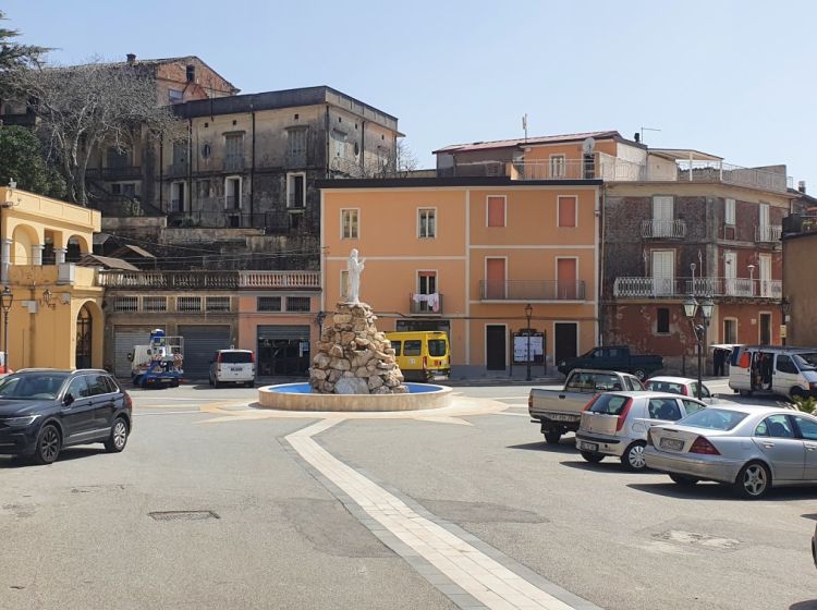 Terratetto unifamiliare in vendita, Piazza F. Caligiuri, Amato