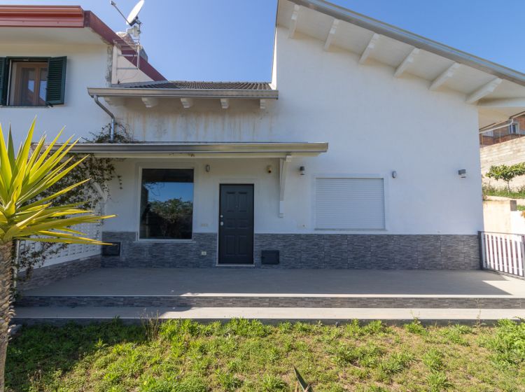 Villa in vendita, Traversa IV' SS106, Catanzaro Lido, Catanzaro