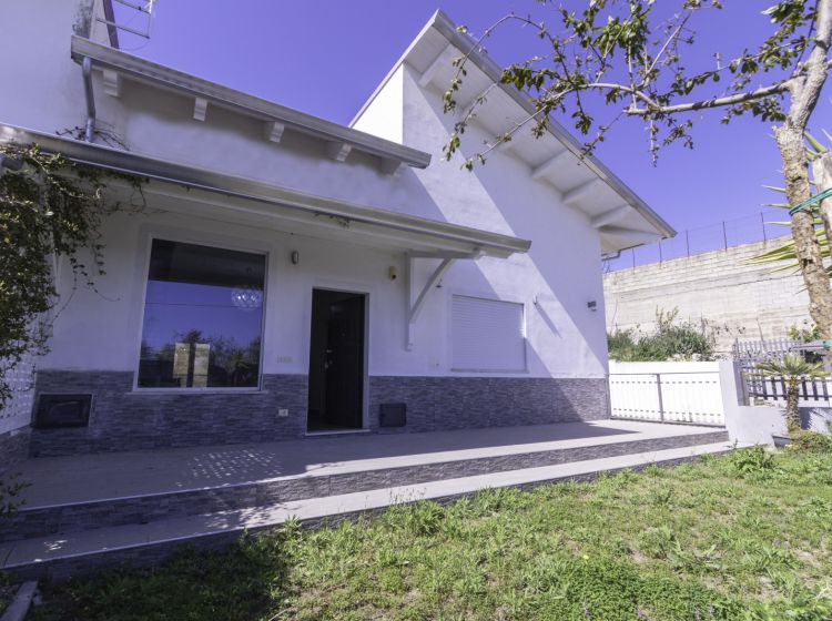 Villa in vendita, Traversa IV' SS106, Catanzaro Lido, Catanzaro