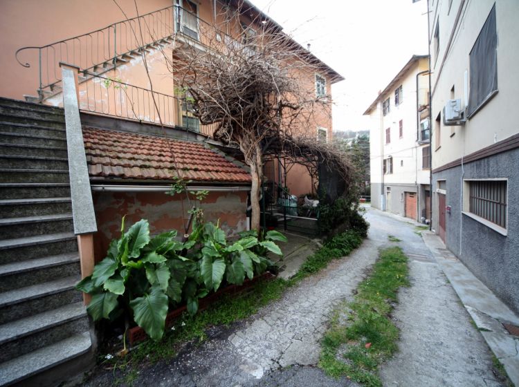 Bilocale, via Vittorio Veneto  60, Migliarina, Mignanego
