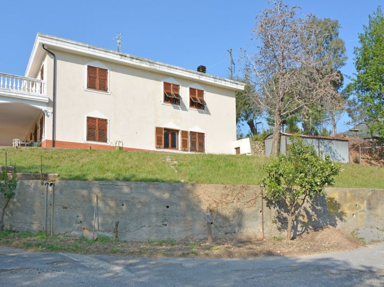Villa in vendita, via Vicinale Vecchia per Peagna  1, Campochiesa, Albenga