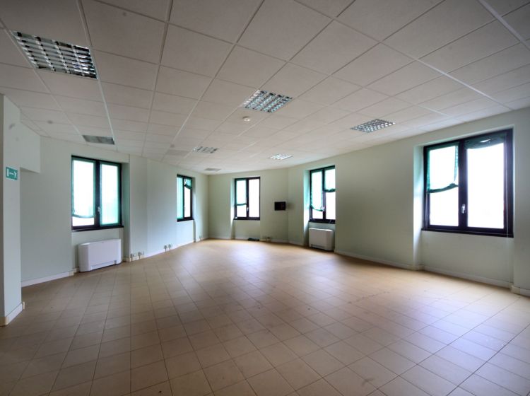 Ufficio in vendita, via Tortona  12, Marassi, Genova