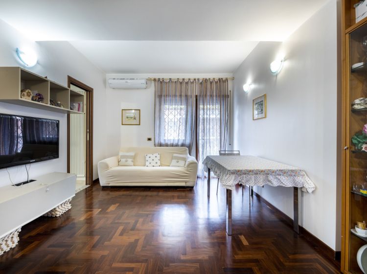 Quadrilocale in vendita, via Gasperina  137, Anagnina, Roma