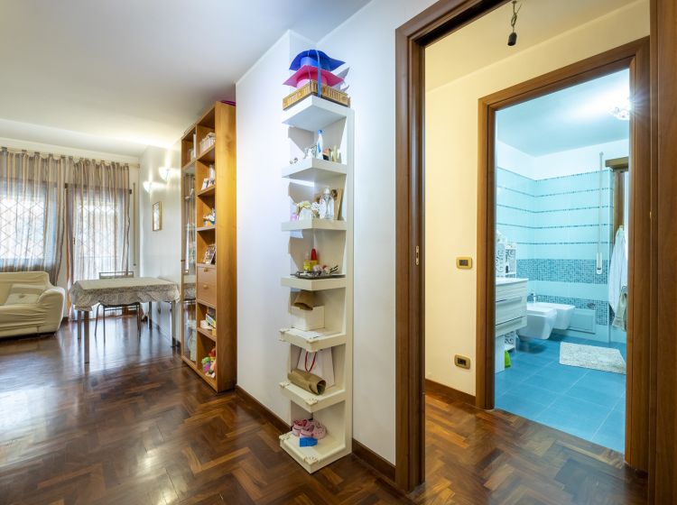 Quadrilocale in vendita, via Gasperina  137, Anagnina, Roma