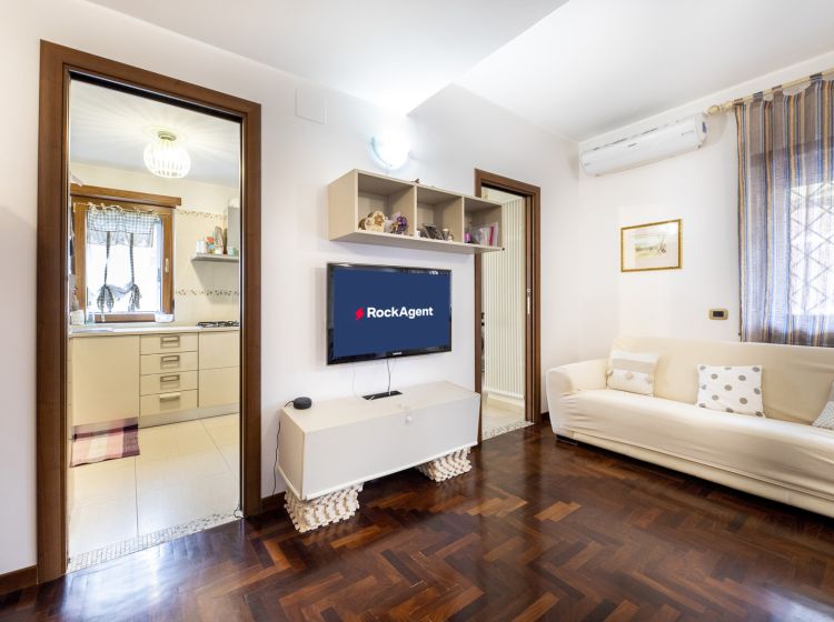 Quadrilocale in vendita, via Gasperina  137, Anagnina, Roma
