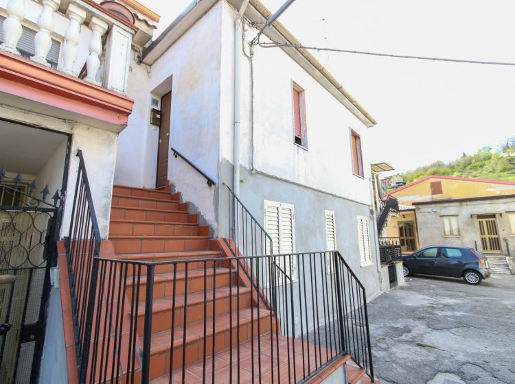 Trilocale in vendita, via F. Cilea, Sant'Elia, Catanzaro