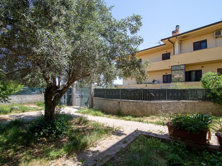 Villa in vendita, via Italo Balbo, Montepaone Lido, Montepaone