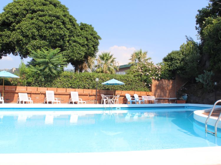 Villa in vendita, via XXI Aprile  6, Acitrezza, Aci Castello