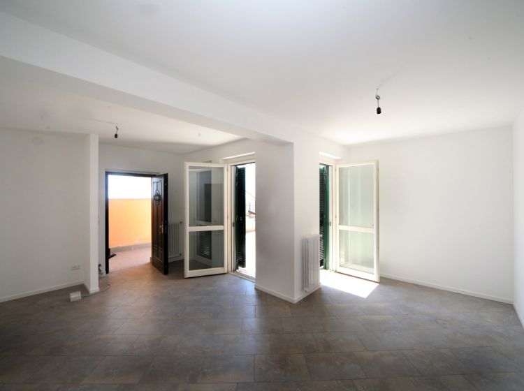 Trilocale in vendita, via Tessarole  30, Castagnabuona, Varazze