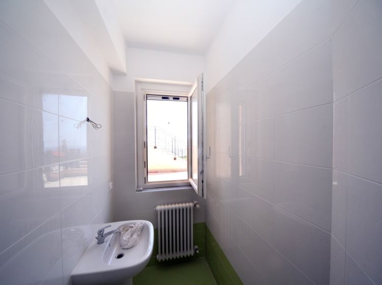 Trilocale in vendita, via Tessarole  30, Castagnabuona, Varazze
