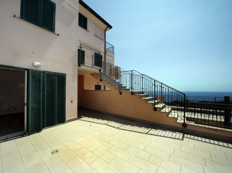 Trilocale in vendita, via Tessarole  30, Castagnabuona, Varazze