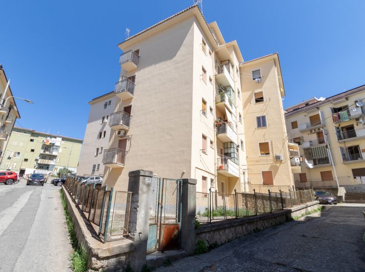 Quadrilocale in vendita, via Antonio Purificato  32, San Leonardo, Catanzaro