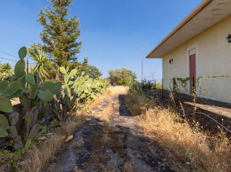 Villa in vendita, via delle Ortensie  27, Pedara