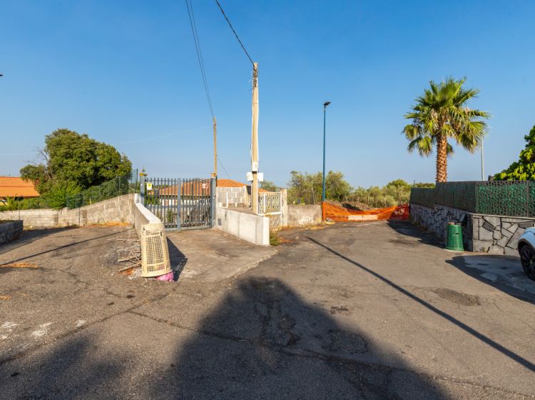 Villa in vendita, via delle Ortensie  27, Pedara