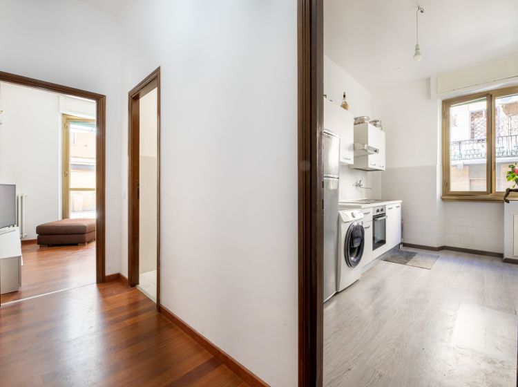 Bilocale in vendita, via Cividale del Friuli  13, Appio Latino, Roma